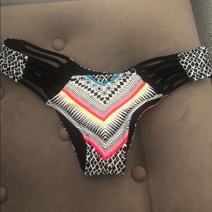 REVERSIBLE BIKINI BOTTOMS